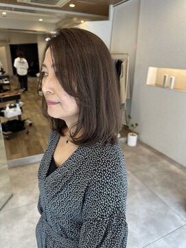 ウタリ(utari) ブライツカラーで透明感を【難波 桜川/白髪ぼかし】