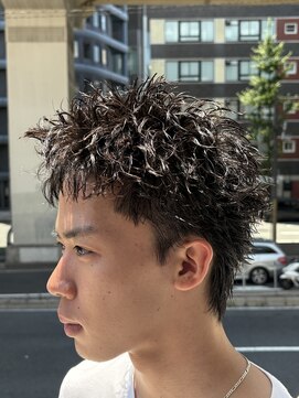 キングオブヘア バイ ノイズ 梅田茶屋町店(KING of hair by NOISM) *NOISMツイストスパイラルツーブロックマッシュセンターパート