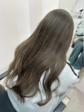 ダズリングディア(Dazzling Deer) グレージュ/ロング/巻き髪スタイル/暗めカラー/学割