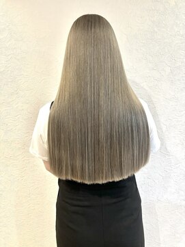 20代30代ハイトーンシルバーデザインカラー