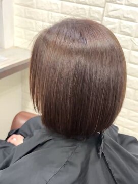 〈famille〉シルク縮毛矯正+ダメージ補修トリートメント+カット