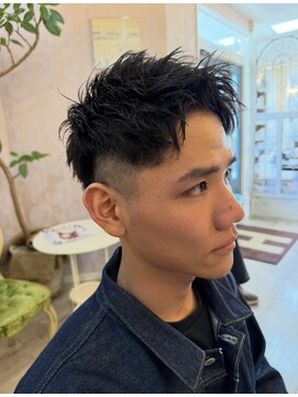 ハグエヴェック(HUG AVEC) アップバングショート