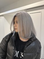 フリーダムガーデン 岡山駅前店(freedom garden)&nbsp;10代20代30代レディースもカッコよくホワイトシルバー