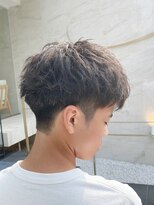 オーロ 緑地公園店(ORO)&nbsp;黒髪刈り上げマッシュ　シルバーカラー