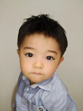 アルス ウィズ アクロス オモテサンドウ(aluss with AKROS omotesando) サイドグラデーションヘアスタイル