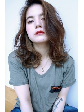 ツリー(Tree. Hair & Spa) かきあげミディアムヘア