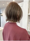 福山市美容室Caary人気 透明感カーキベージュ切りっぱなしボブ