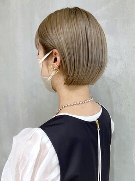 アイティー バイ アルバム 中野店(IT by ALBUM) スモーキーベージュショートボブ_外ハネボブ_ba397431