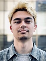 ノイ(noi) センターパートニュアンスパーマ刈り上げツーブロックメンズヘア