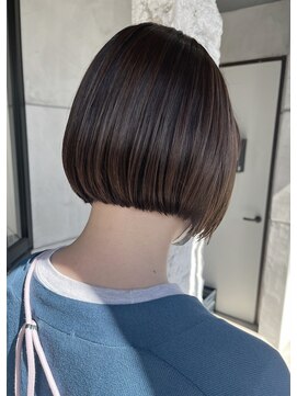 ミルバイアンフィニー(MIL by INFINI) ぱつっとショートボブ