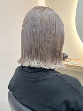 ヒビヲ(HIBIO) ショートボブ切りっぱなしボブタッセルボブ顔まわりレイヤー韓国