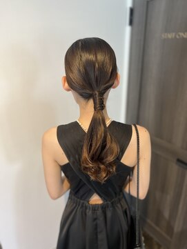 マリエプレシャスサロン(Marie Precious Salon) ゆる巻きローポニーテール