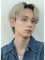 ソレイユトウキョウシブヤ(SOLEIL TOKYO shibuya)&nbsp;メンズセンターパートラフスパイラルブリーチホワイトカラー