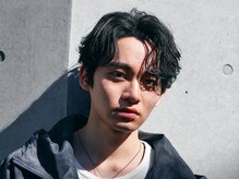 フィフスジングウマエ 原宿(fifth JINGUMAE)の雰囲気（流行の「緩め質感」で色気あるセンターパートに＊[メンズパーマ]）