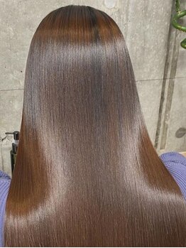 ラウンジ(Lounge)の写真/【OPEN7周年】ダメージレスで艶感のあるストレートヘアを実現☆自然な仕上がりでまとまりのあるツヤ髪へ♪