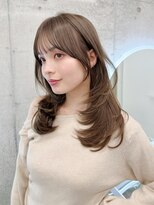 フォンズ(FONS)&nbsp;オリーブベージュ　オリーブグレージュ　レイヤーカット