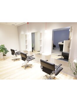 【真菅駅徒歩5分】髪も心もリフレッシュ！女性stylistが丁寧に接客致します♪