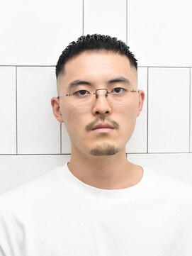 メリケンバーバーショップ コウベ(MERICAN BARBERSHOP KOBE) クロップスタイル