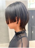 ウルフカット、ハンサムウルフ、センターパートコスメストレート