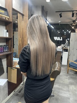 ラフ(LAFF) #バレイヤージュ#グレージュカラー#ボブウルフ#ココアベージュ