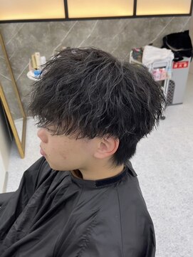 レイヴ(RAVE) ツイストスパイラルパーマツーブロック刈り上げメンズマッシュ