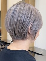 ソワネ 表参道(soigne)&nbsp;表参道白髪ぼかしハイライトミディアムボブアッシュグレー50代◎