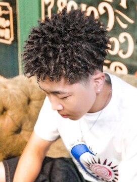 プロショップウェーブ セカンド(PRO SHOP WAVE II) スペインカール/フェザーパーマ/メンズパーマ/テーパーフェード