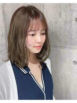 プラスイズム(PLUSISM) グレージュヘア♪