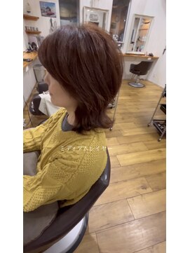 ブルース ヘアー デザイン サロン(BLUES Hair Design Salon) ミディアムレイヤー