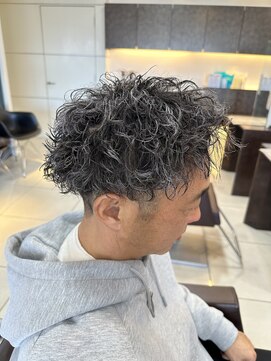 フォルテ 草薙店 forte草薙【ホワイトハイライトパーマ】池田健人