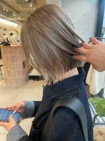 クーナバイトマト 横浜(Cuna by TOMTO)&nbsp;【MISATO】ベージュカラー_切りっぱなしボブ