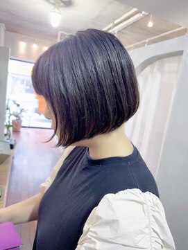 ラトリエコンタン(L´atelier Content) ツヤ感のあるコンパクトボブ