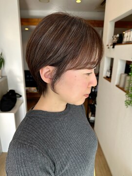 クマ(kuma.) 大人可愛い20代30代40代前下がりショートボブ丸みショート◎