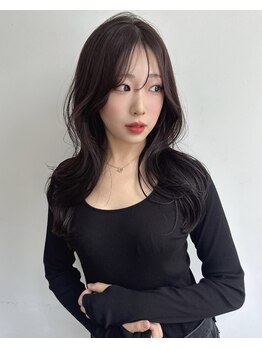 ビプリー(BEAPLY)の写真/レイヤーカット、顔周り前髪カット、韓国風のスタイルに特化したスタイリストが細部まだこだわります