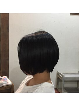 グラム(gram) 黒髪ショートボブ