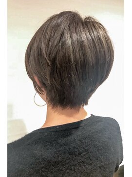 ビアンコ(BlANCO) 【 BLANCO】襟足のクセがおさまる奥行きショート