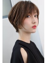 アコロン(acoron)&nbsp;小顔カット＿エッジショート＿アッシュカラー ＿新宿