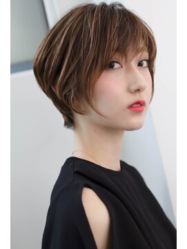 アコロン(acoron) 小顔カット_エッジショート_アッシュカラー _新宿