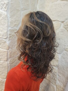 アムネシア たまプラーザ(AMNESIA) フェイスフレーミング/春パーマ/ツートンカラー