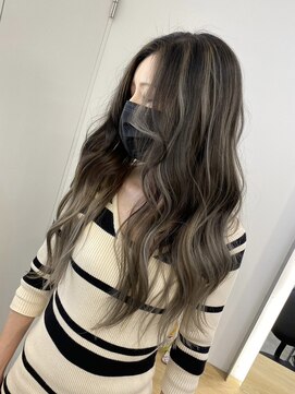 ソル オモテサンドウ 表参道 青山(SOL . OMOTESANDO) 20代インナーカラーケアブリーチイヤリングカラーハイライト