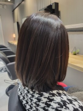 オペラバイジーナ(OPERA by ZINA) ギリギリ肩につかないくらいのボブ