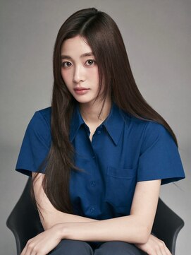 キヴィ(kivi) 艶ストレートロング 自然な縮毛矯正×美髪トリートメント