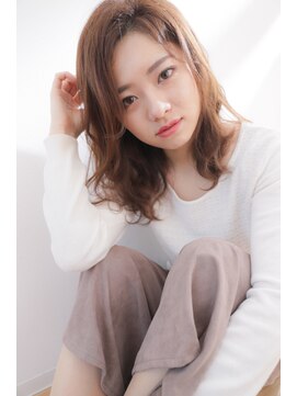 ビアンコ カーロ(Bianco caro) ふんわりレイヤーミディアム