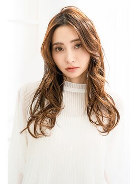 クロエ 新宿(Cloe) 20代30代大人気☆大人可愛いセピアベージュ