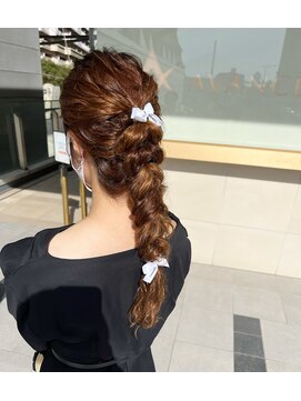 バズ(BUZZ) お呼ばれヘアアレンジ!