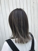 フィー 東川口店(fee) 外国人風カラー/シルバーベージュ/ハイライト/ケアブリーチ