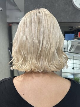 ロウル 渋谷(LOWRL) ホワイトブロンド/ケアブリーチ/ヘアセット