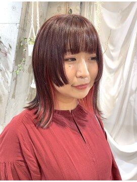 マノハル(MANOHARU) 派手色インナーカラー　姫カット　ステップカット