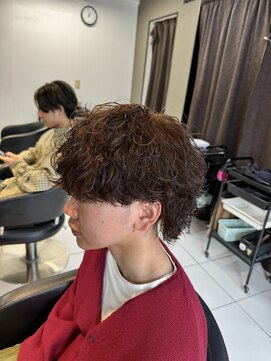 アイズ 海老名(AIZU) 波巻きスパイラルパーマ　メンズウルフパーマ　眉毛　〈理容室〉