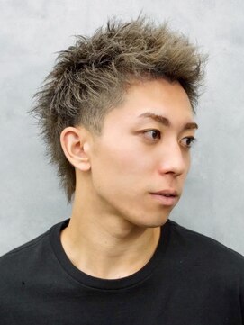 クロムトウキョウ ザ バーバー 新宿本店(CHROM TOKYO the Barber) ツーブロックショートレイヤーソフトツイスト